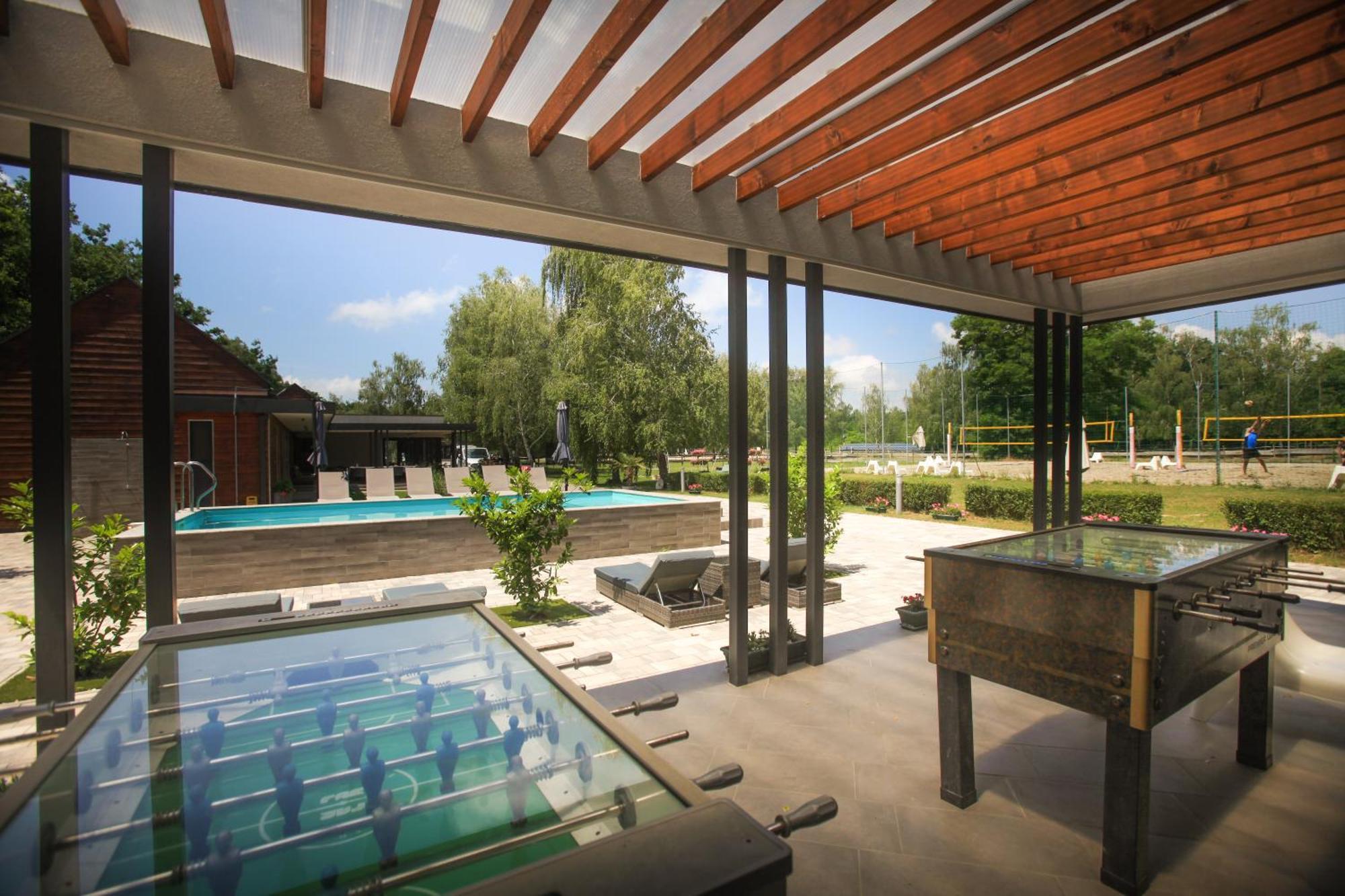 Hotel Mohacsi Wellness Vendeghaz Es Lovasklub Exterior foto